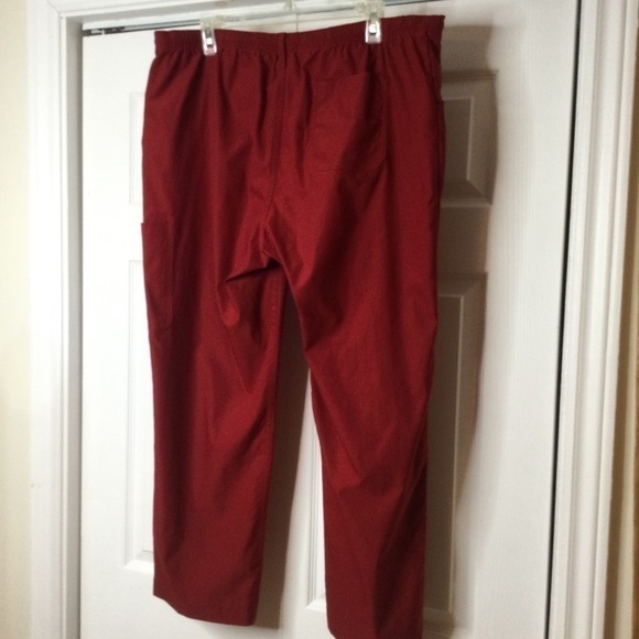 Options Red scrubs pants - Picture 5 of 11
